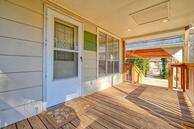 4646 W Lakeshore Drive, Acworth, GA 30101