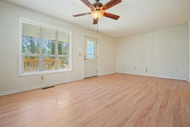 4646 W Lakeshore Drive, Acworth, GA 30101