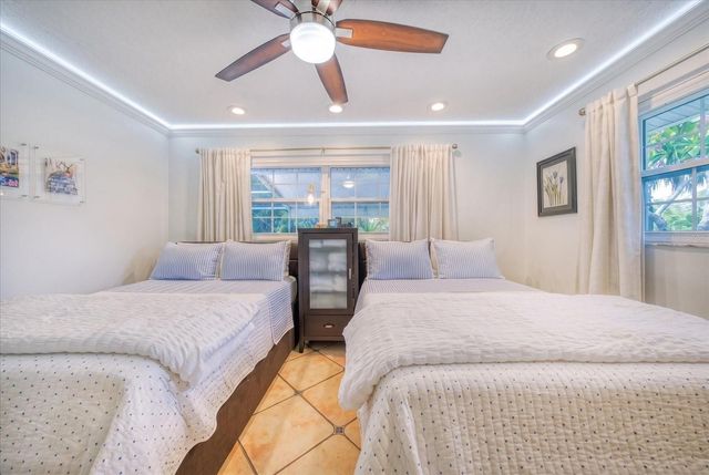 407 HARBOR VIEW LANE, Largo, FL 33770