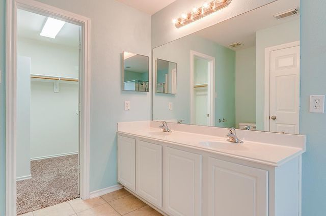 50 E Stedhill Loop, The Woodlands, TX 77384