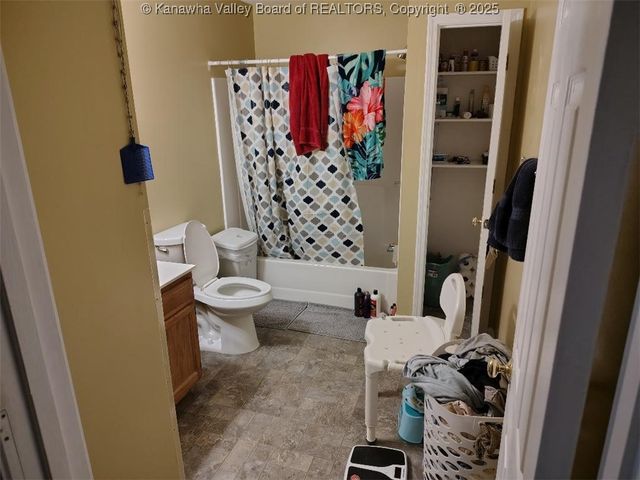 10 Rons Lane, West Hamlin, WV 25571