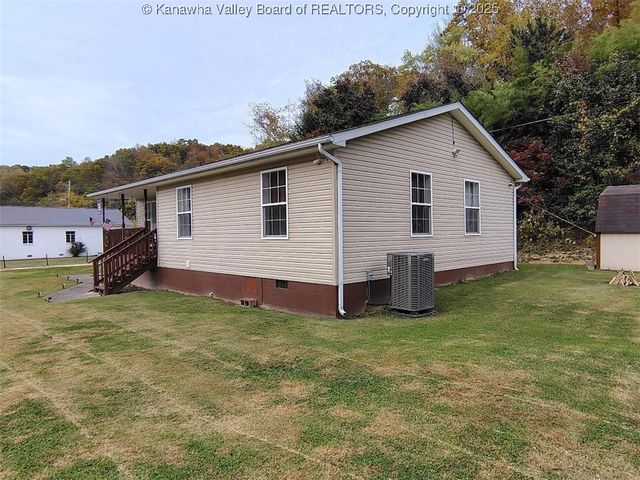 10 Rons Lane, West Hamlin, WV 25571