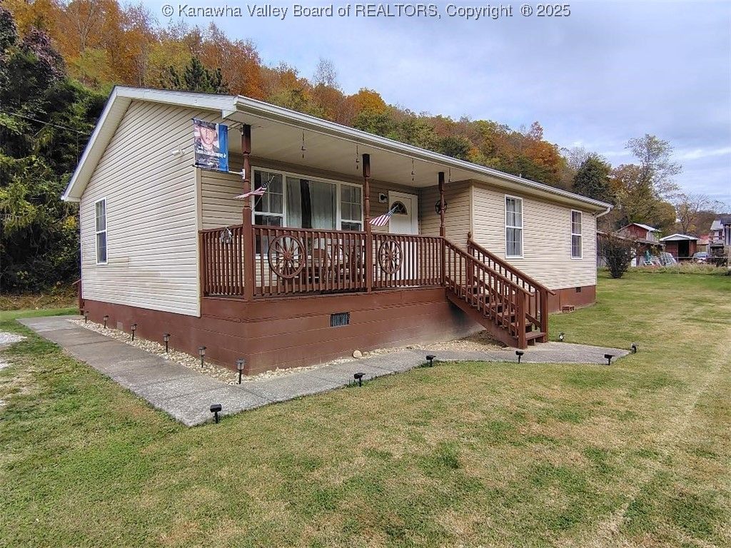 10 Rons Lane, West Hamlin, WV 25571