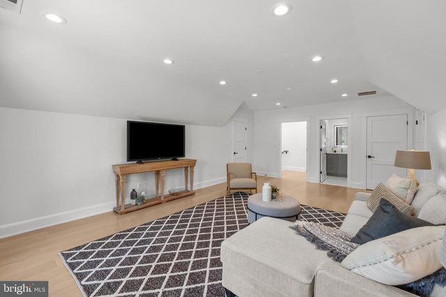 3108 KEY BLVD, Arlington, VA 22201