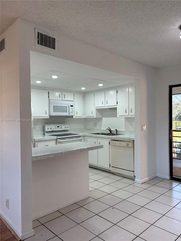 4171 Oak Terrace Dr 4171, Green Acres, FL 33463