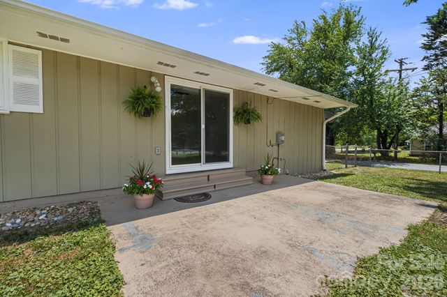 490 ecusta Road, Brevard, NC 28712