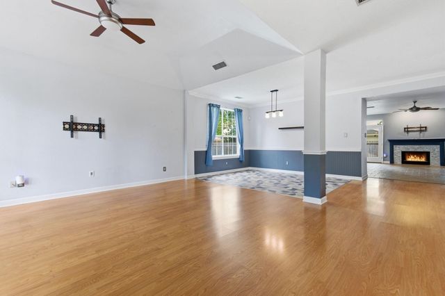 60 W Twinberry Place, The Woodlands, TX 77381