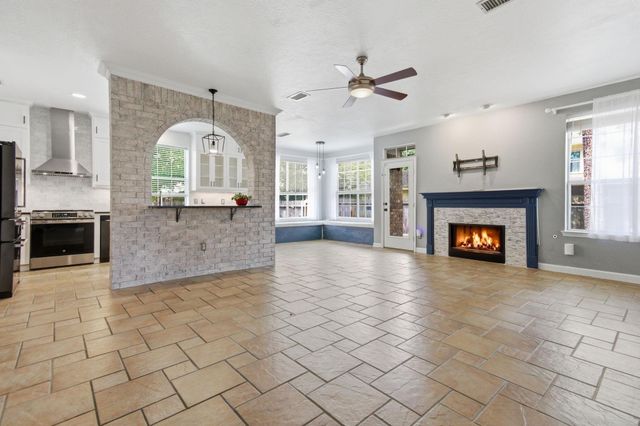 60 W Twinberry Place, The Woodlands, TX 77381