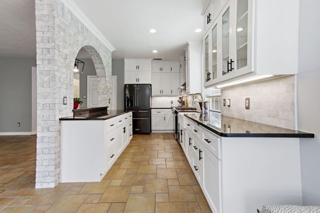 60 W Twinberry Place, The Woodlands, TX 77381