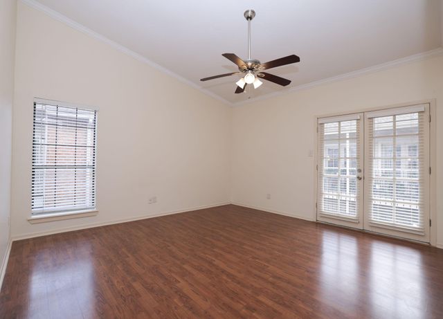 2001 Bering Drive 2F, Houston, TX 77057