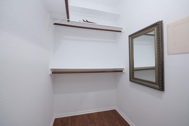 2001 Bering Drive 2F, Houston, TX 77057