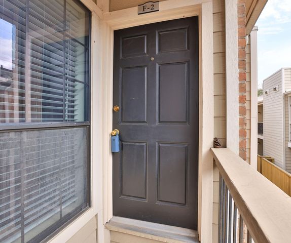 2001 Bering Drive 2F, Houston, TX 77057