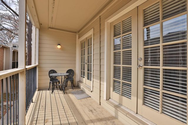 2001 Bering Drive 2F, Houston, TX 77057