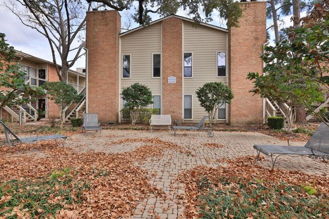 2001 Bering Drive 2F, Houston, TX 77057