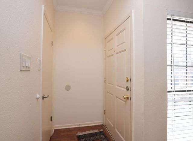 2001 Bering Drive 2F, Houston, TX 77057