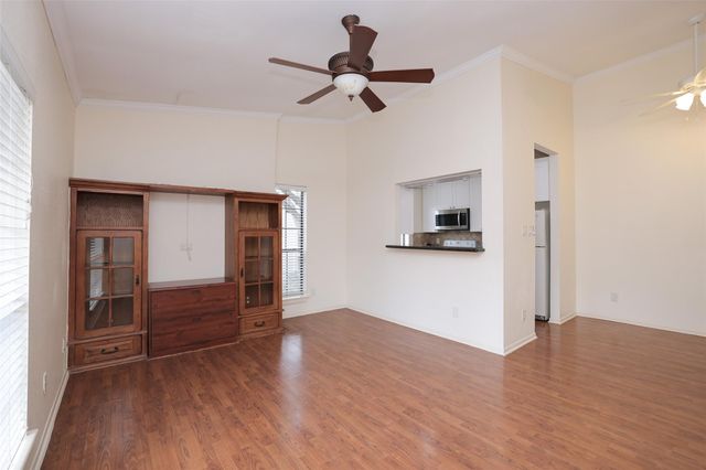 2001 Bering Drive 2F, Houston, TX 77057