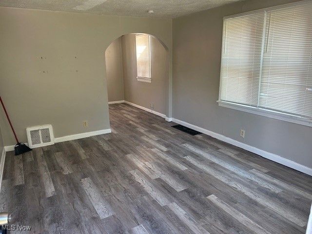 1736 Spring Avenue NE, Canton, OH 44714