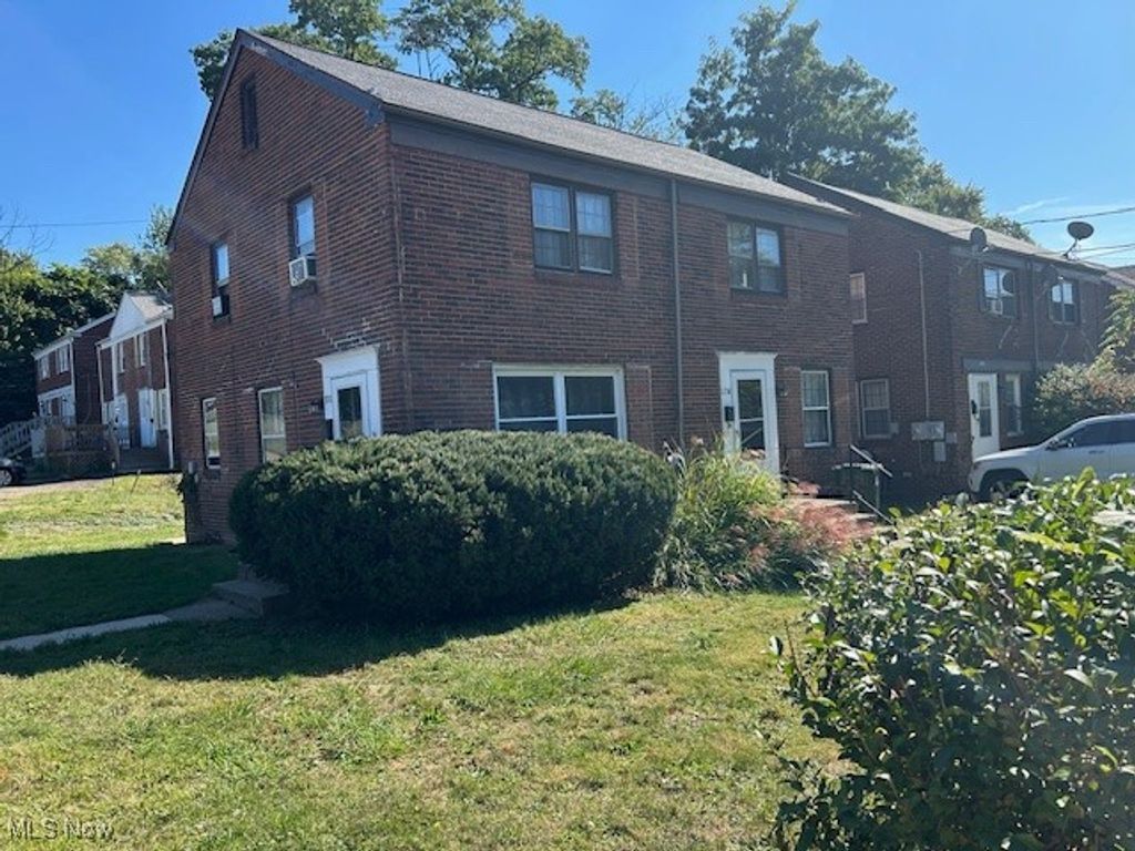 1736 Spring Avenue NE, Canton, OH 44714