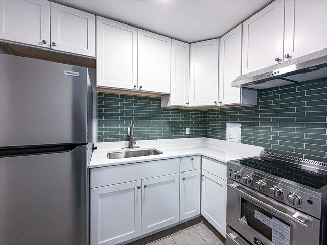 110 Boston Post Rd E 4, Marlborough, MA 01752