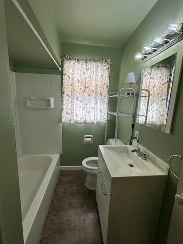 4323 N Wall St, Spokane, WA 99205