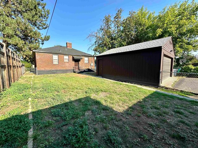 4323 N Wall St, Spokane, WA 99205
