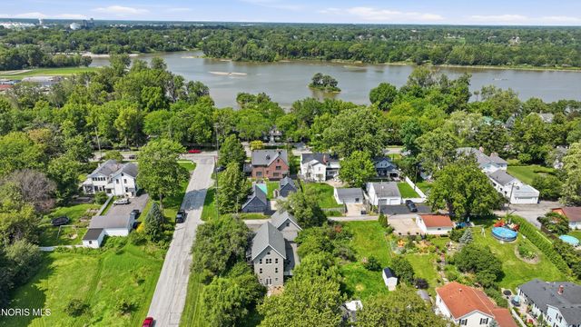 117 Mulberry Street, Perrysburg, OH 43551
