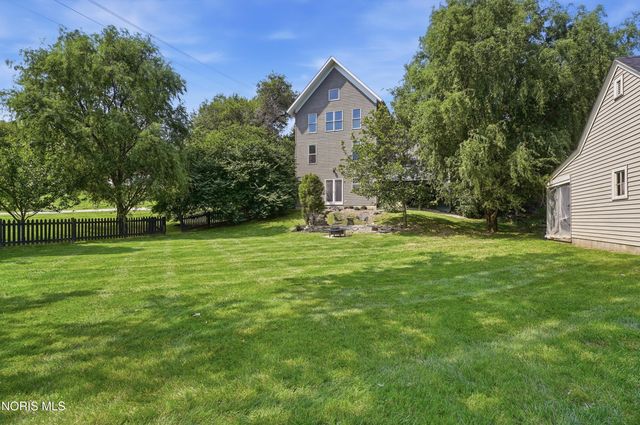 117 Mulberry Street, Perrysburg, OH 43551