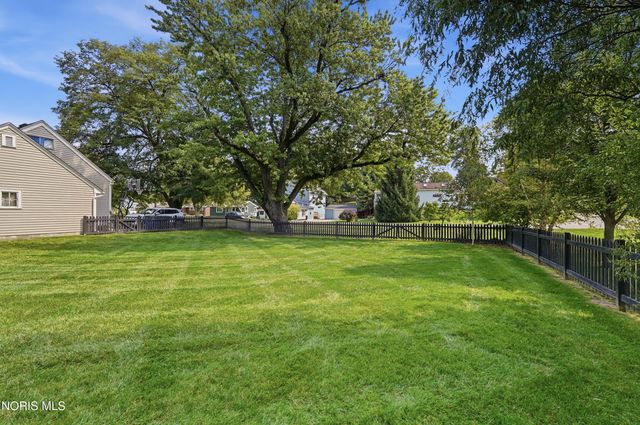 117 Mulberry Street, Perrysburg, OH 43551