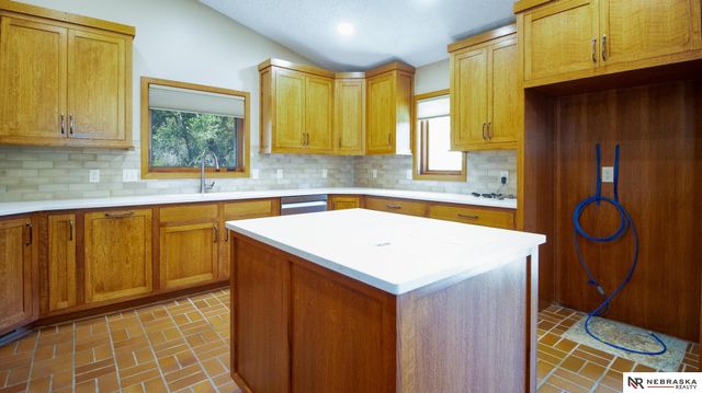 6000 Rokeby Road, Lincoln, NE 68516