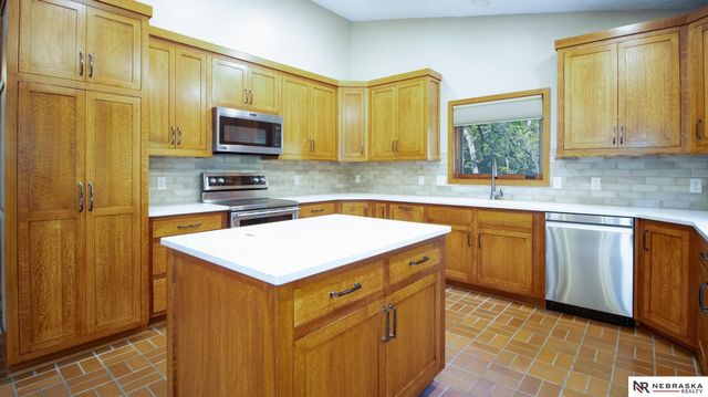 6000 Rokeby Road, Lincoln, NE 68516