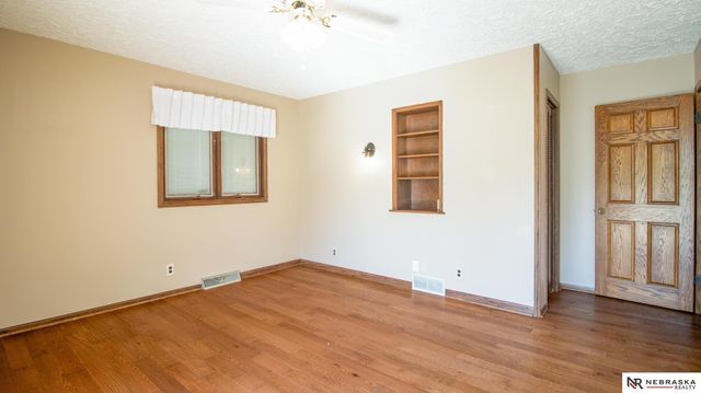 6000 Rokeby Road, Lincoln, NE 68516