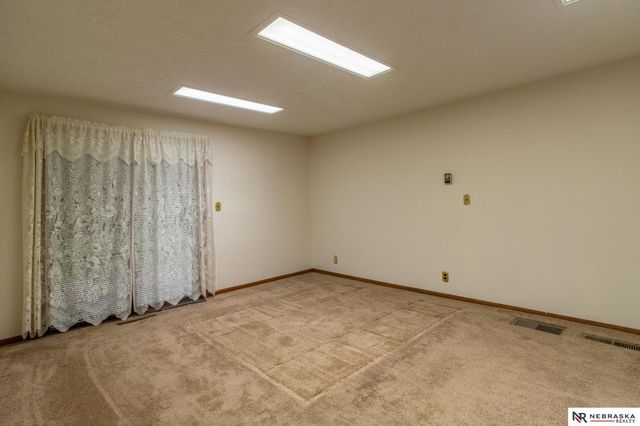 6000 Rokeby Road, Lincoln, NE 68516