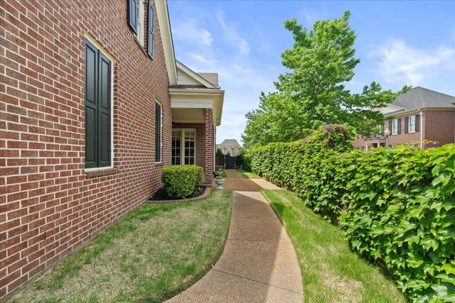 1862 OLD TOWNE LN, Germantown, TN 38139