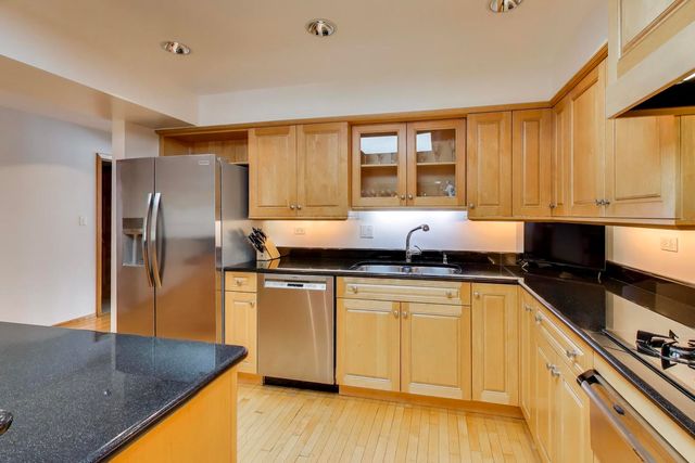 1433 Lois Avenue, Park Ridge, IL 60068