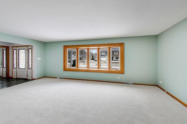 1433 Lois Avenue, Park Ridge, IL 60068