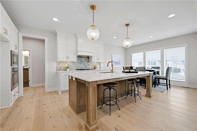 15340 W 161st Terrace, Olathe, KS 66062