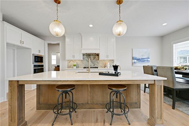 15340 W 161st Terrace, Olathe, KS 66062