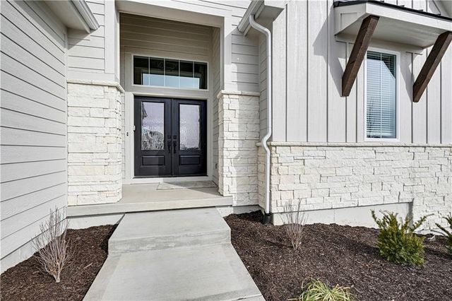 15340 W 161st Terrace, Olathe, KS 66062