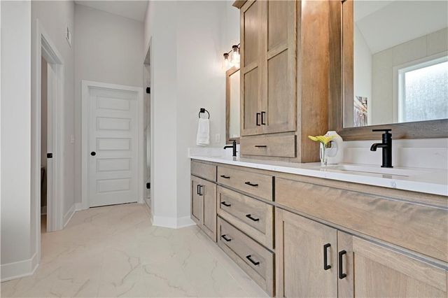 15340 W 161st Terrace, Olathe, KS 66062