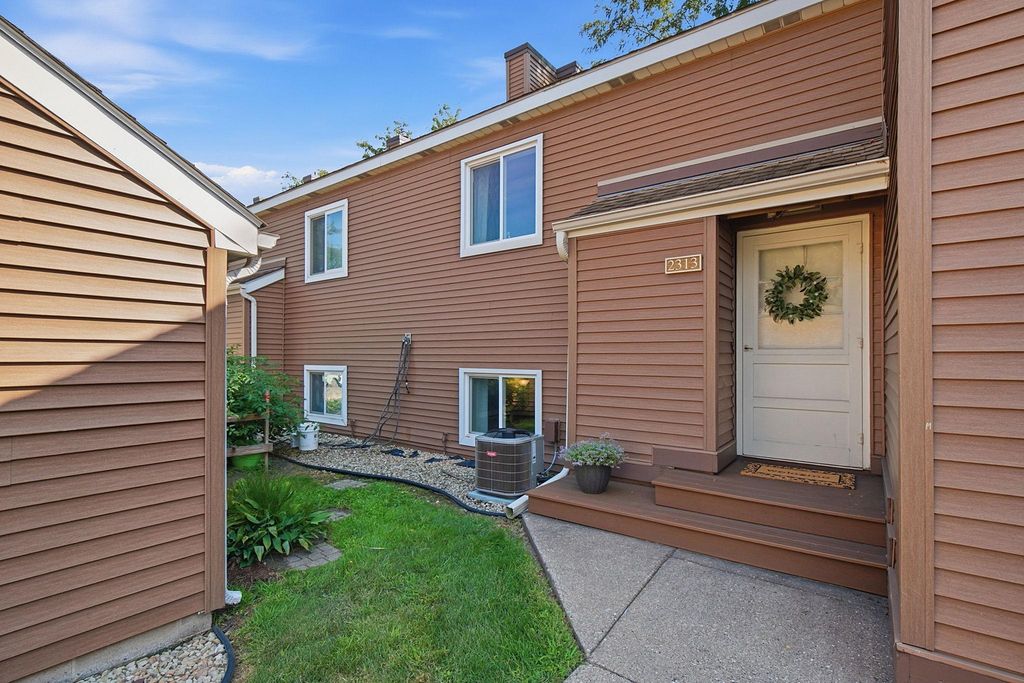 2313 Territorial Road, Saint Paul, MN 55114 — exterior