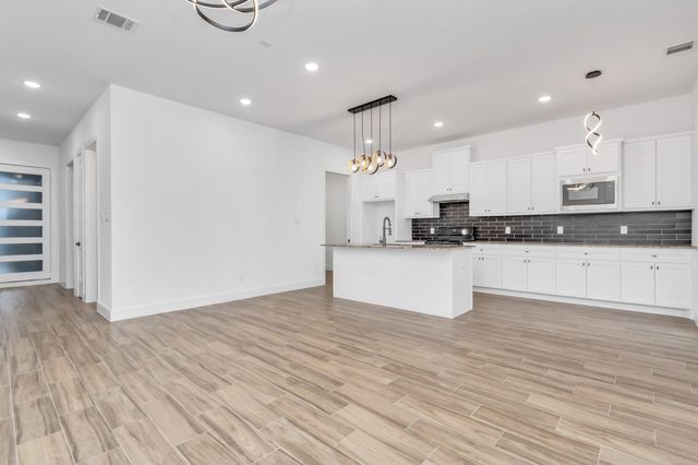 5616 Savyon Drive, Houston, TX 77091