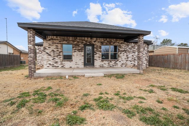 310 E 16th Street, Wolfforth, TX 79382