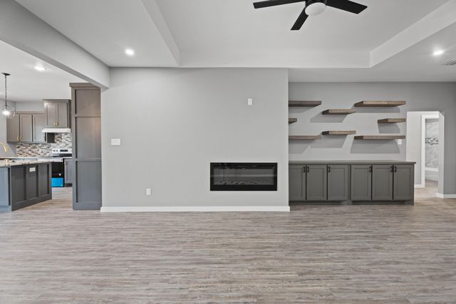 310 E 16th Street, Wolfforth, TX 79382