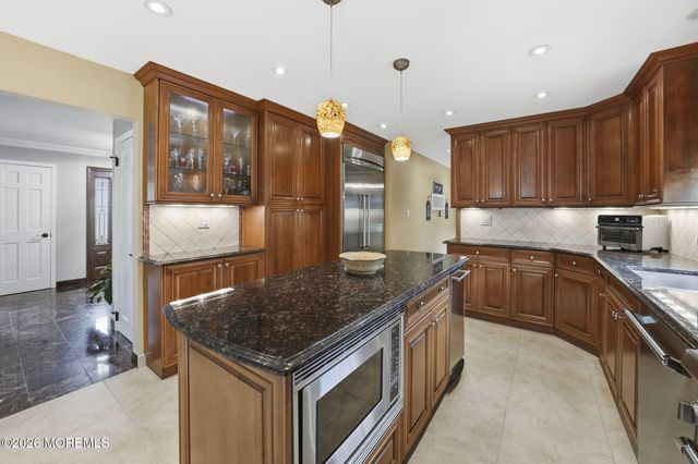 1 Cook Place, Middletown, NJ 07748