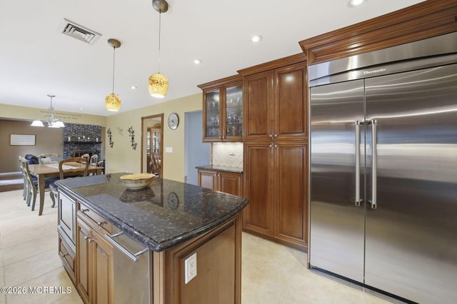 1 Cook Place, Middletown, NJ 07748