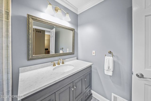 1 Cook Place, Middletown, NJ 07748