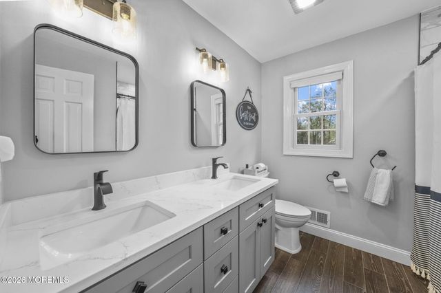 1 Cook Place, Middletown, NJ 07748