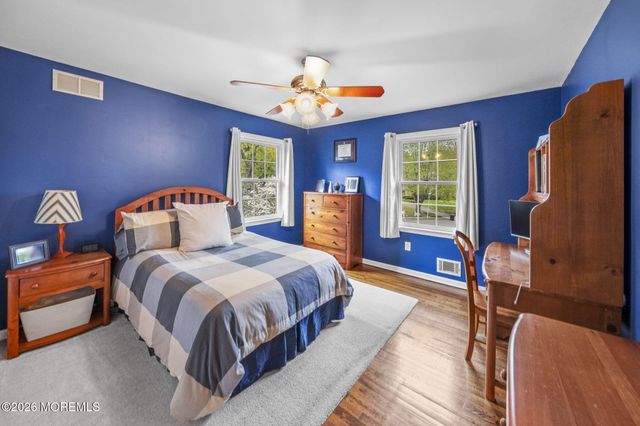 1 Cook Place, Middletown, NJ 07748