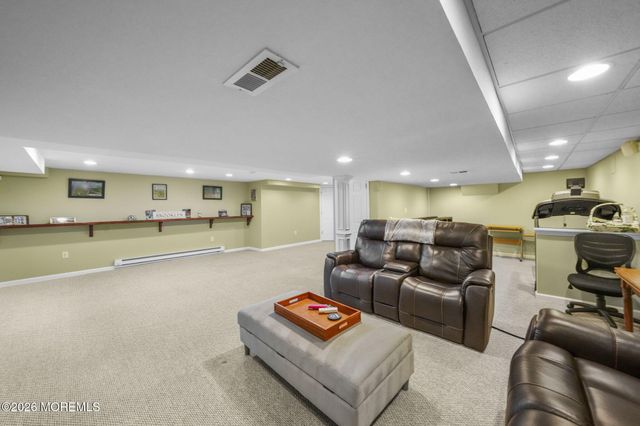 1 Cook Place, Middletown, NJ 07748