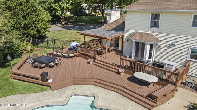 1 Cook Place, Middletown, NJ 07748